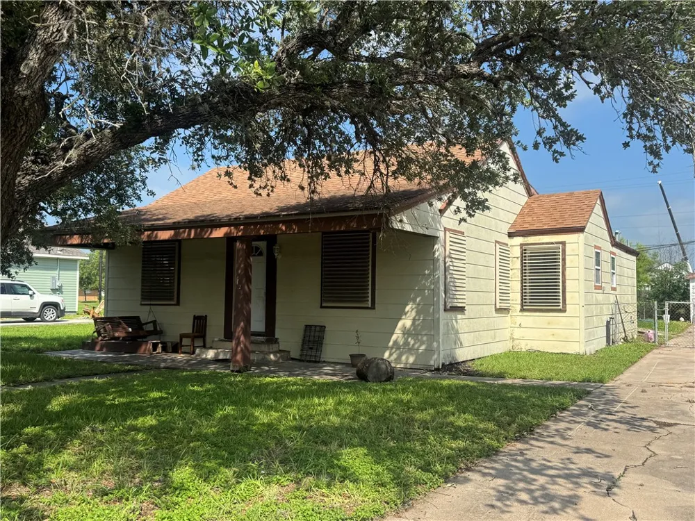 721 Fetick Avenue Taft, TX 78390
