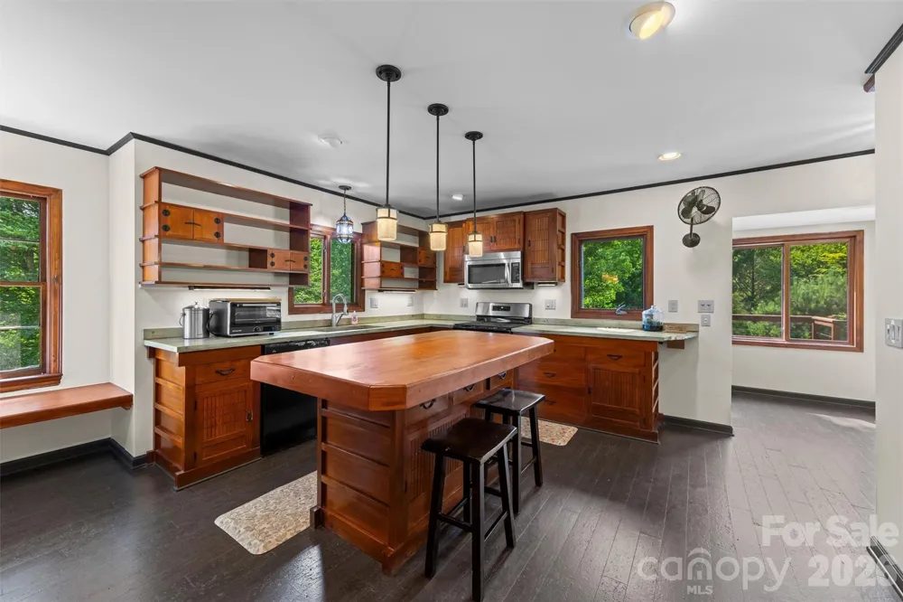 432 Turkey Creek Road Leicester, NC 28748