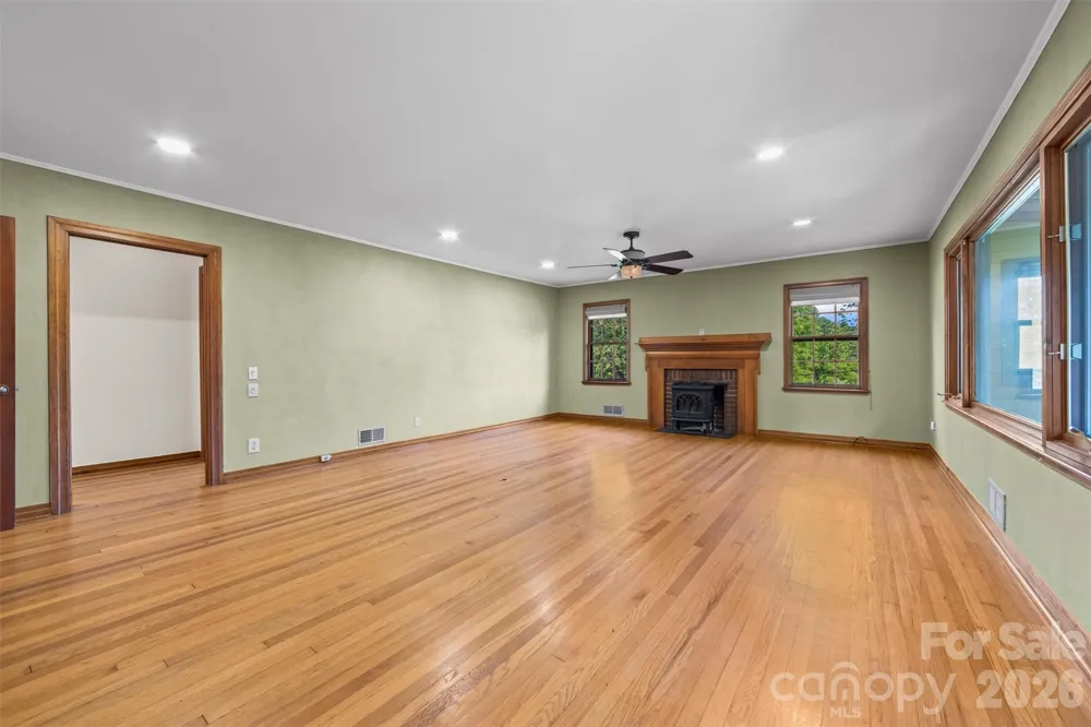 432 Turkey Creek Road Leicester, NC 28748