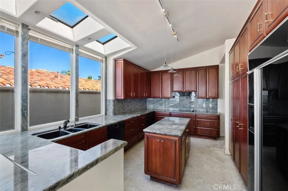 1425 Samoa Way Laguna Beach, CA 92651