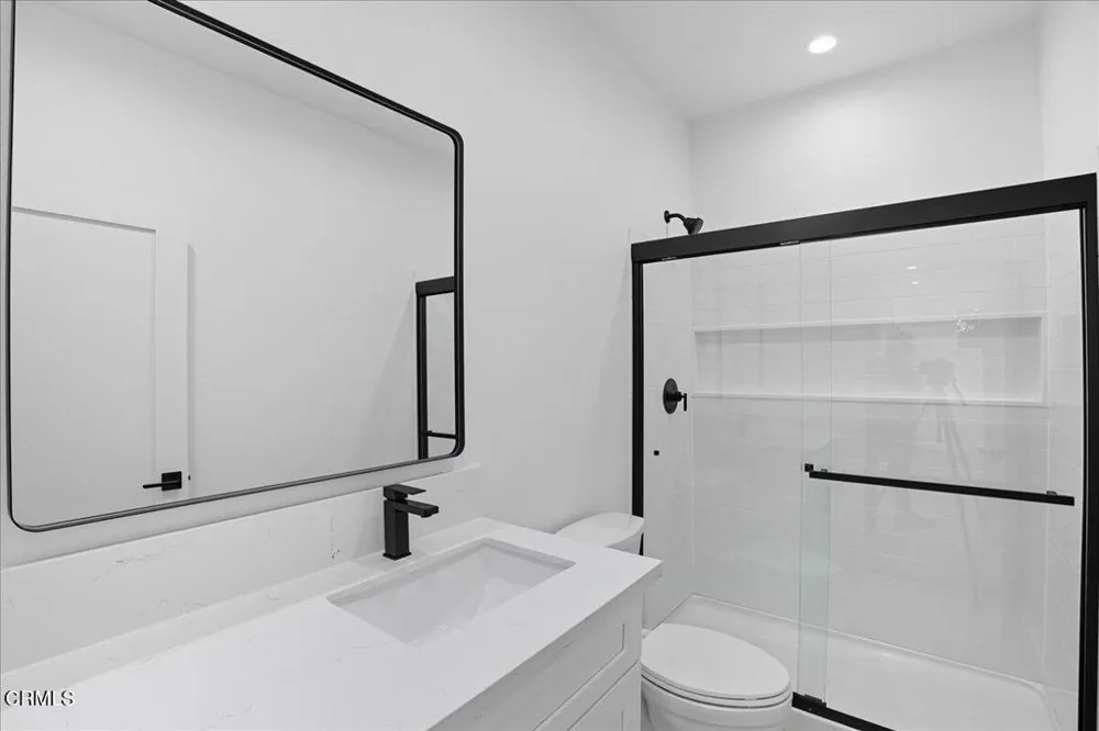 1909 Ocean Avenue Ventura, CA 93001