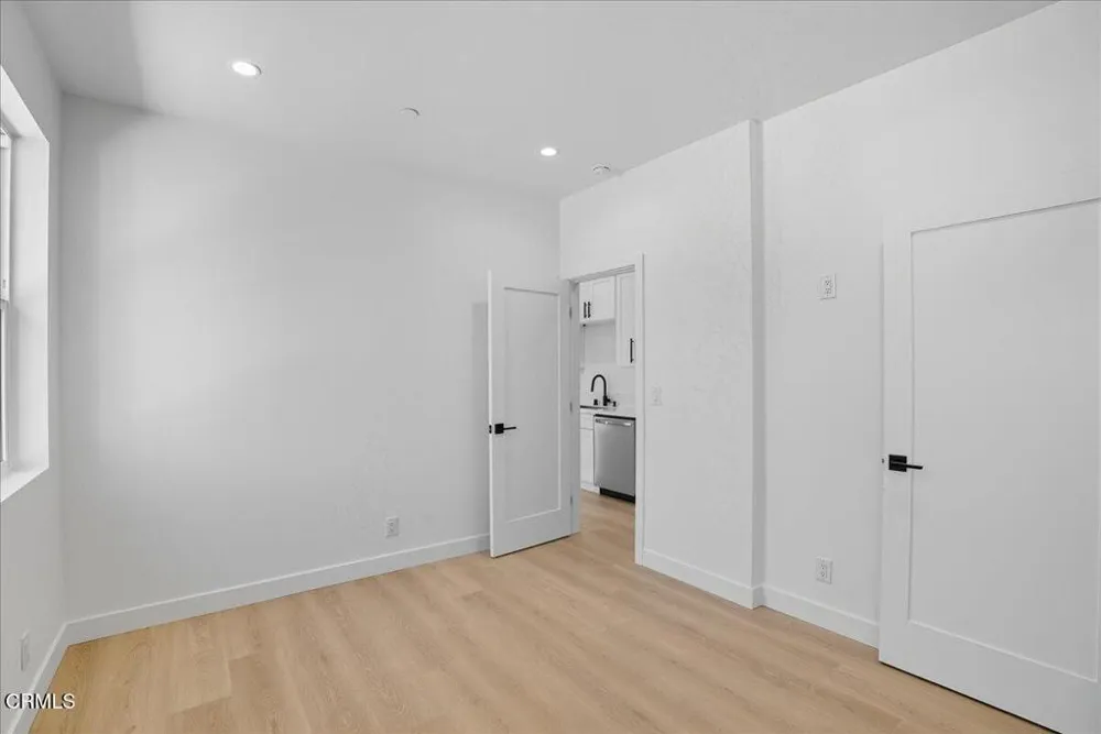 1909 Ocean Avenue Ventura, CA 93001