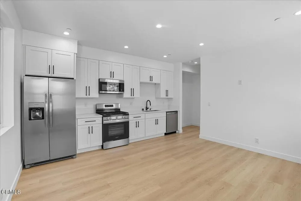 1909 Ocean Avenue Ventura, CA 93001