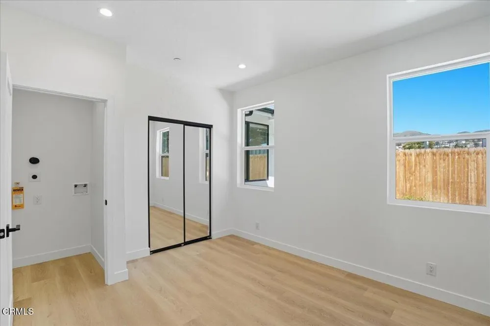 1909 Ocean Avenue Ventura, CA 93001