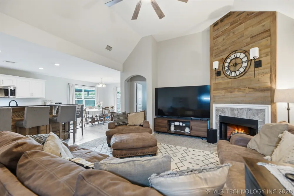 232 DP Newman Circle Kiefer, OK 74041