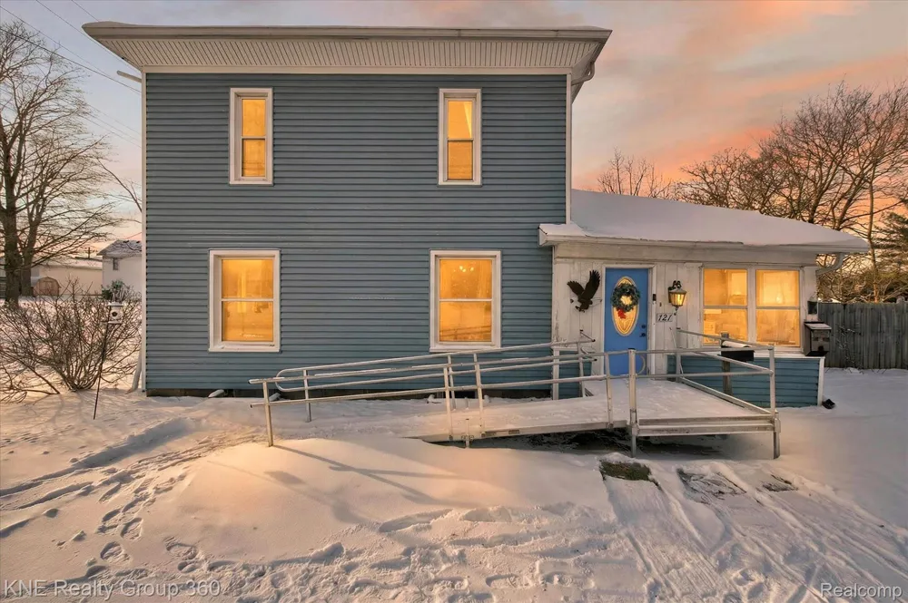121 Livingston Street Howell City, MI 48843