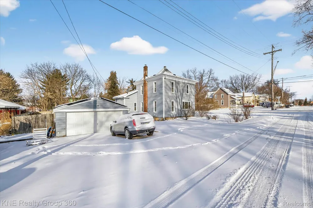 121 Livingston Street Howell City, MI 48843