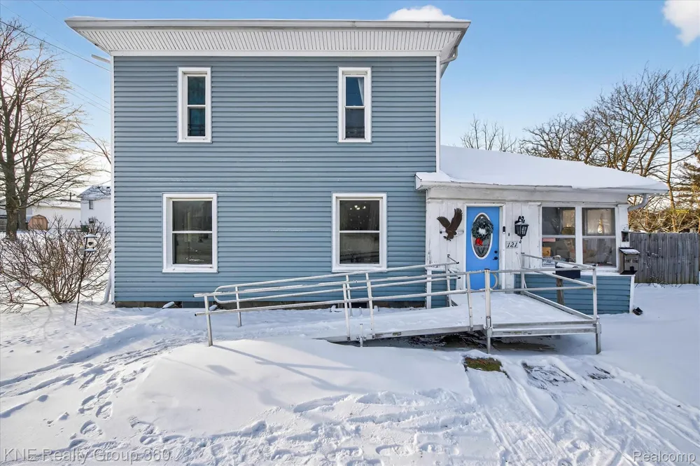 121 Livingston Street Howell City, MI 48843