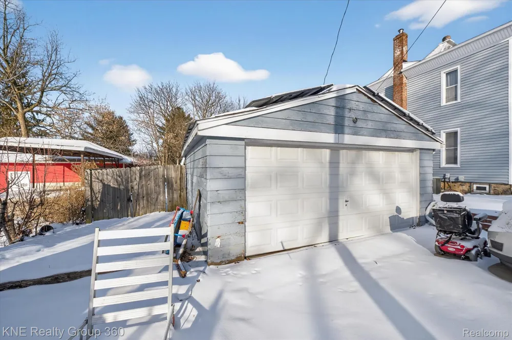 121 Livingston Street Howell City, MI 48843