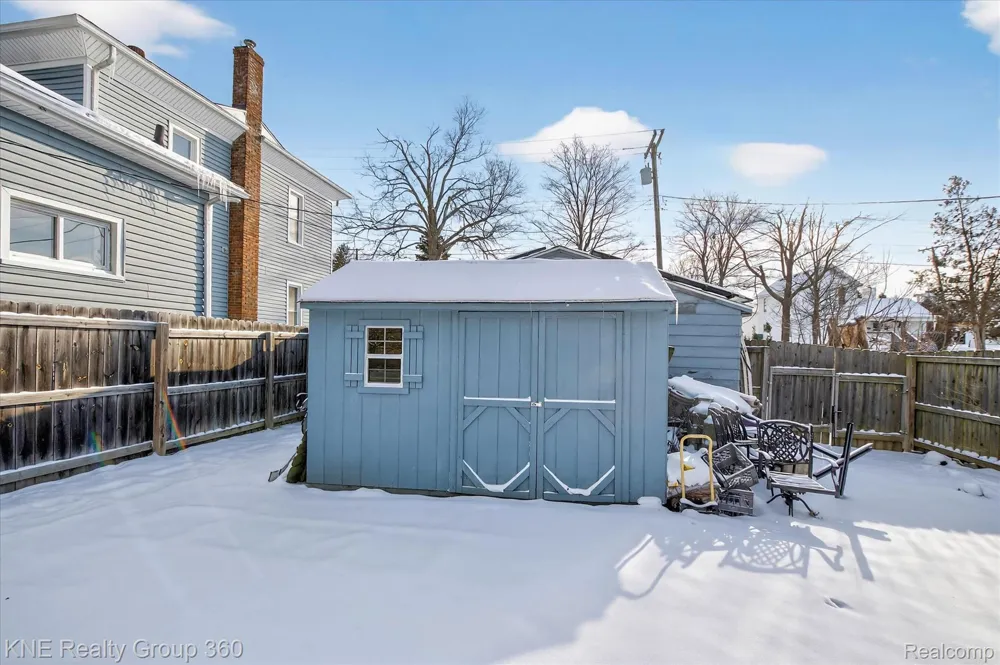 121 Livingston Street Howell City, MI 48843