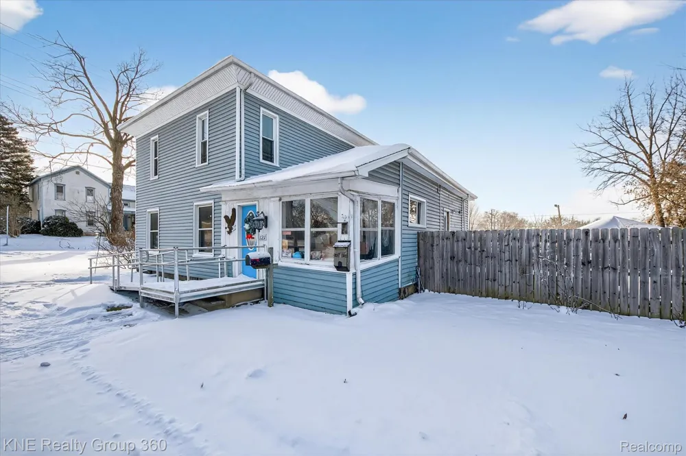 121 Livingston Street Howell City, MI 48843