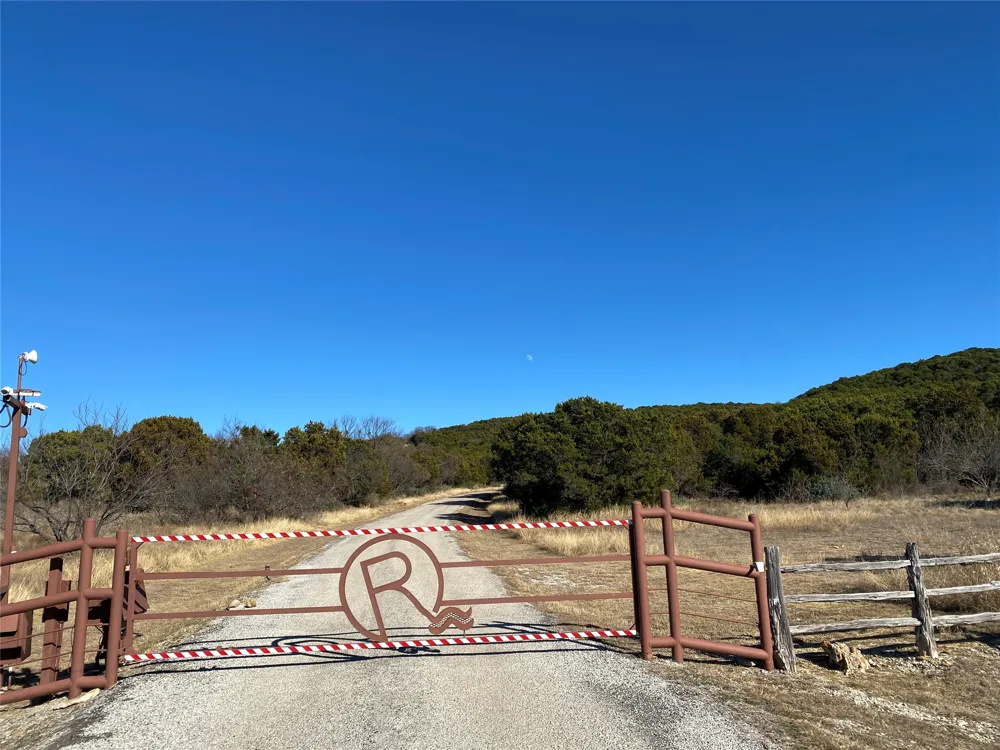 1270 Plateau Place Graford, TX 76449