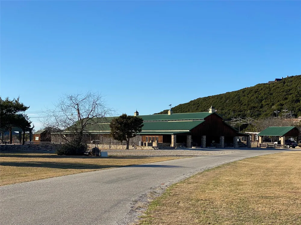 1270 Plateau Place Graford, TX 76449