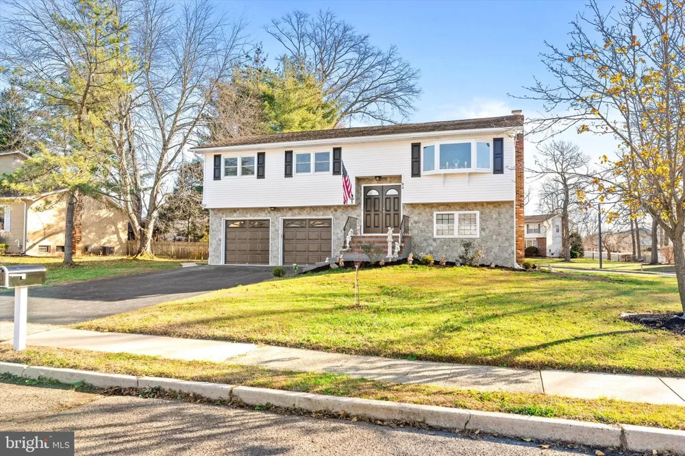 93 TUDOR DRIVE Hamilton, NJ 08690