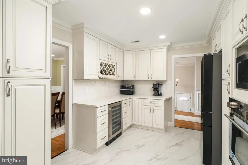 93 TUDOR DRIVE Hamilton, NJ 08690