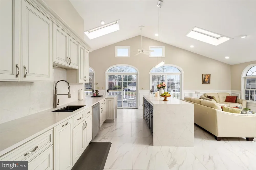93 TUDOR DRIVE Hamilton, NJ 08690