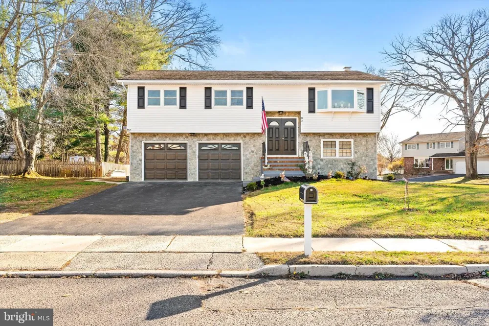 93 TUDOR DRIVE Hamilton, NJ 08690