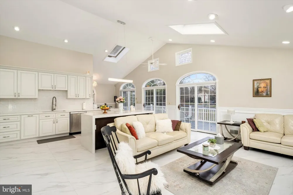 93 TUDOR DRIVE Hamilton, NJ 08690