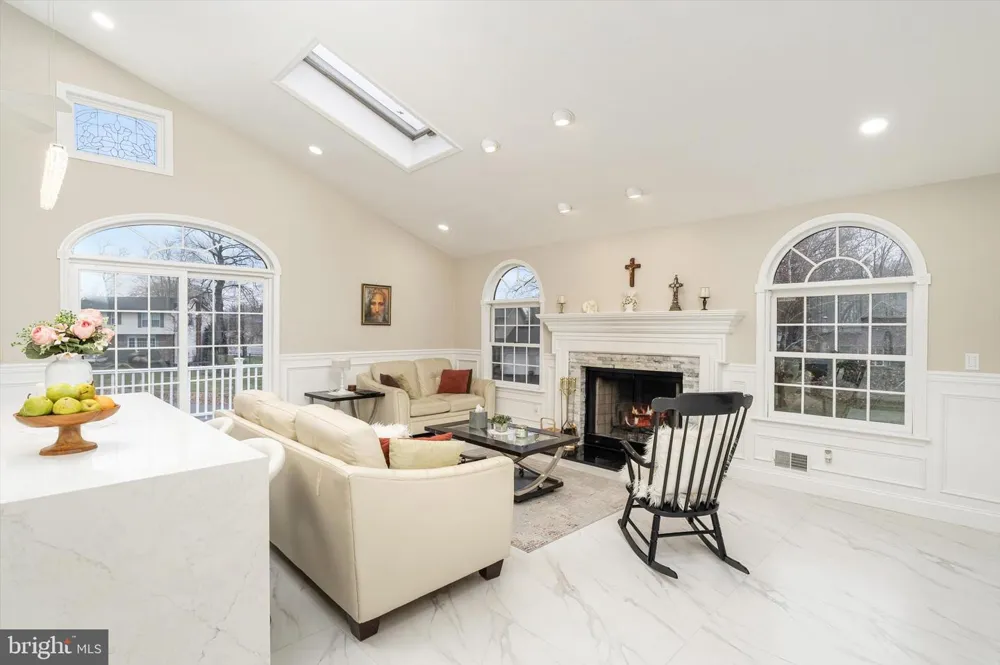 93 TUDOR DRIVE Hamilton, NJ 08690