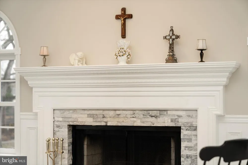 93 TUDOR DRIVE Hamilton, NJ 08690
