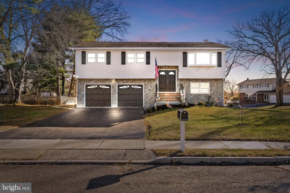 93 TUDOR DRIVE Hamilton, NJ 08690