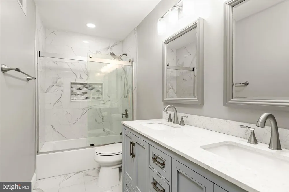 93 TUDOR DRIVE Hamilton, NJ 08690