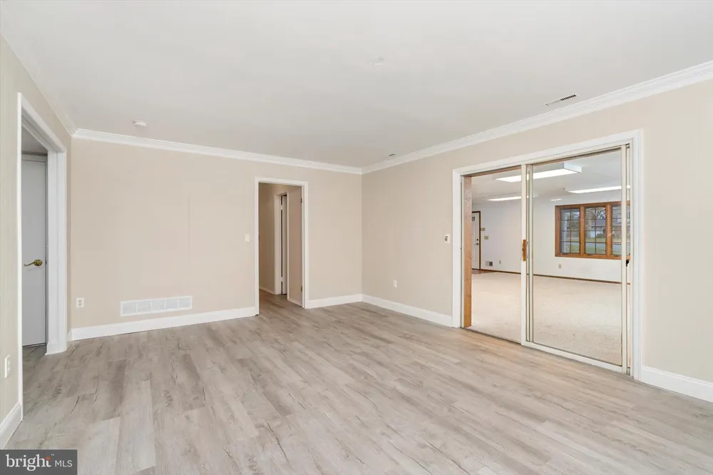 93 TUDOR DRIVE Hamilton, NJ 08690