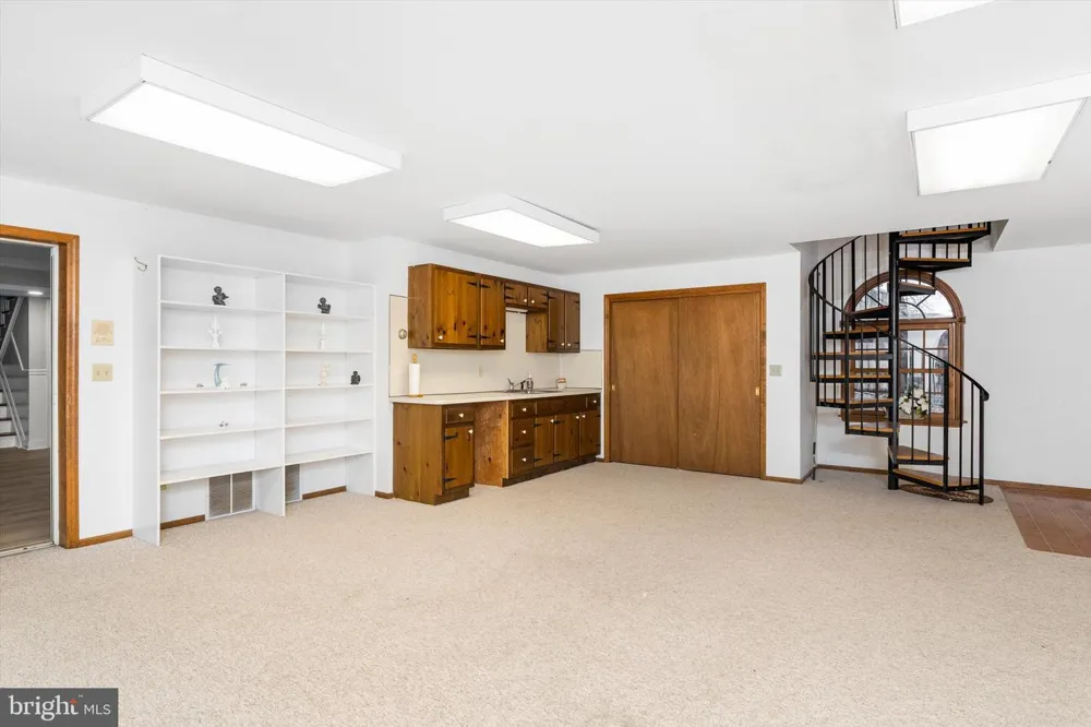 93 TUDOR DRIVE Hamilton, NJ 08690
