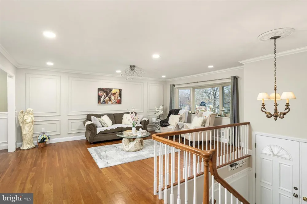 93 TUDOR DRIVE Hamilton, NJ 08690