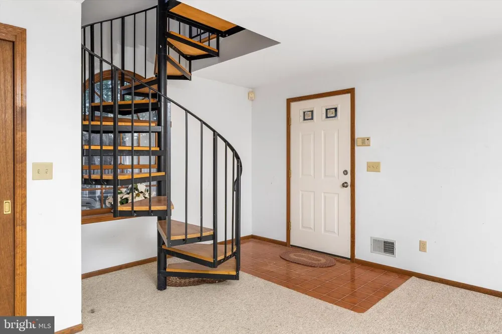 93 TUDOR DRIVE Hamilton, NJ 08690