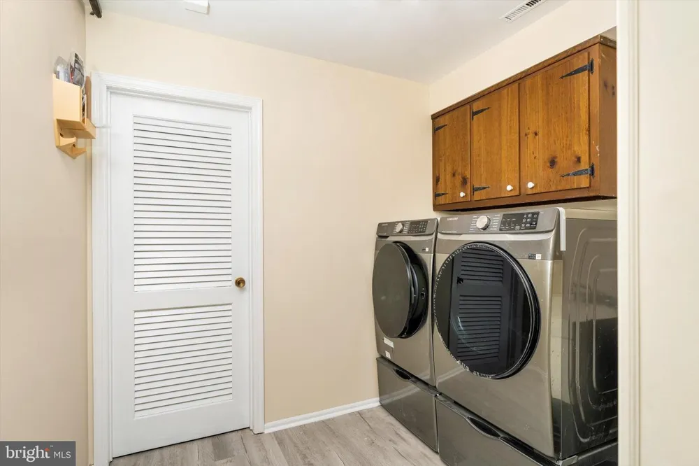 93 TUDOR DRIVE Hamilton, NJ 08690
