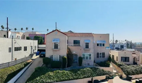 2116 S Palm Grove Avenue