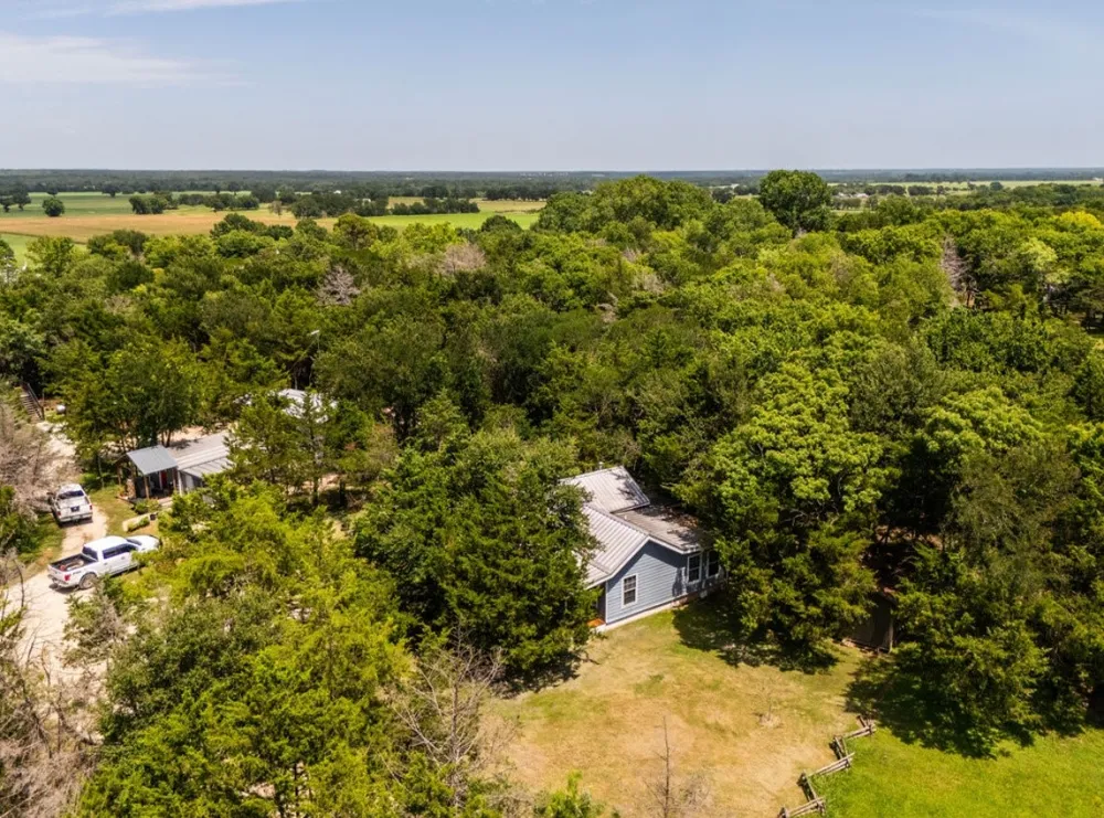14275 Gholson Road Gholson, TX 76705