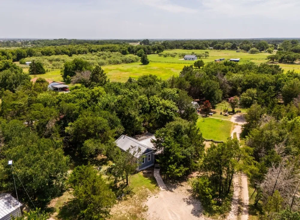 14275 Gholson Road Gholson, TX 76705