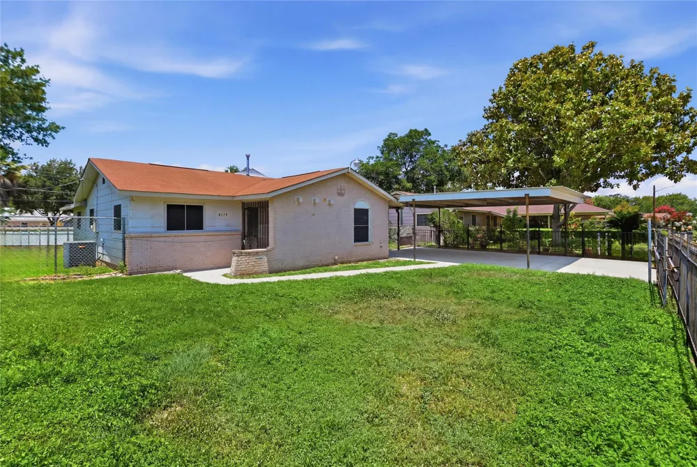 9139 Lytle Avenue San Antonio, TX 78224