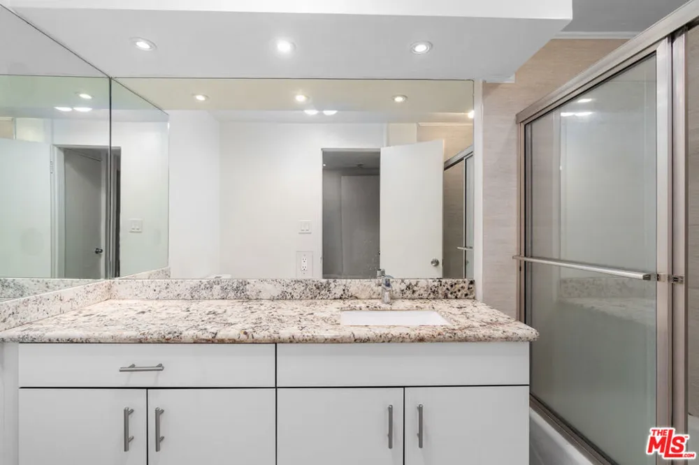 7712 Paseo Del Rey #4 Playa del Rey, CA 90293