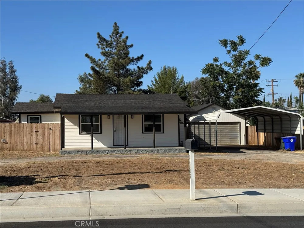 34335 County Line Yucaipa, CA 92399