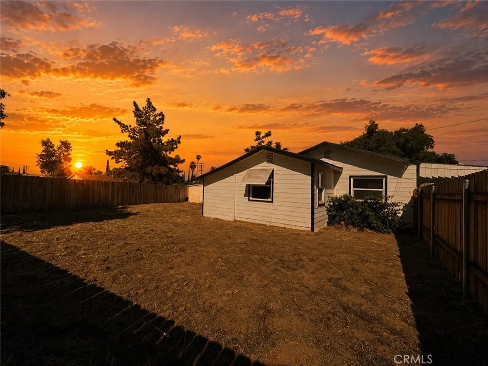 34335 County Line Yucaipa, CA 92399