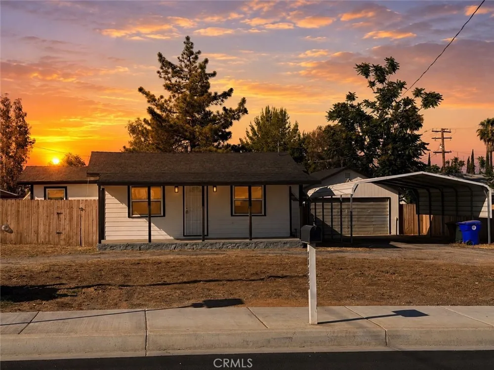 34335 County Line Yucaipa, CA 92399