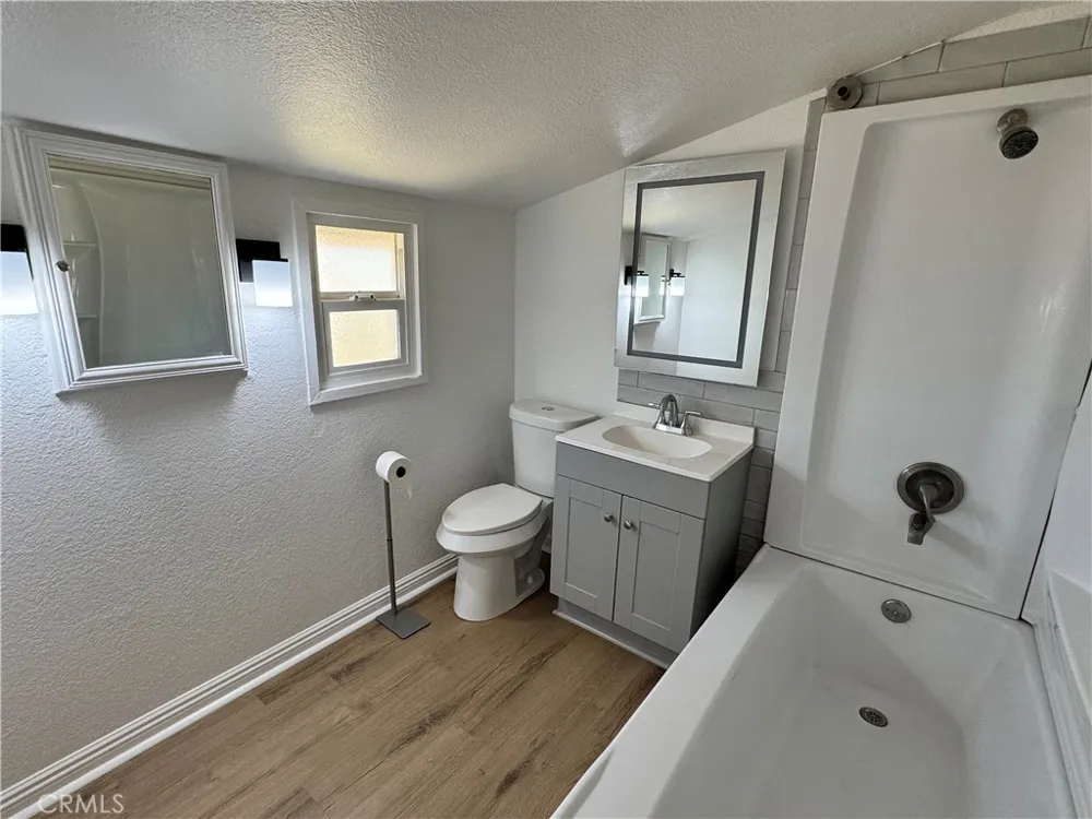34335 County Line Yucaipa, CA 92399