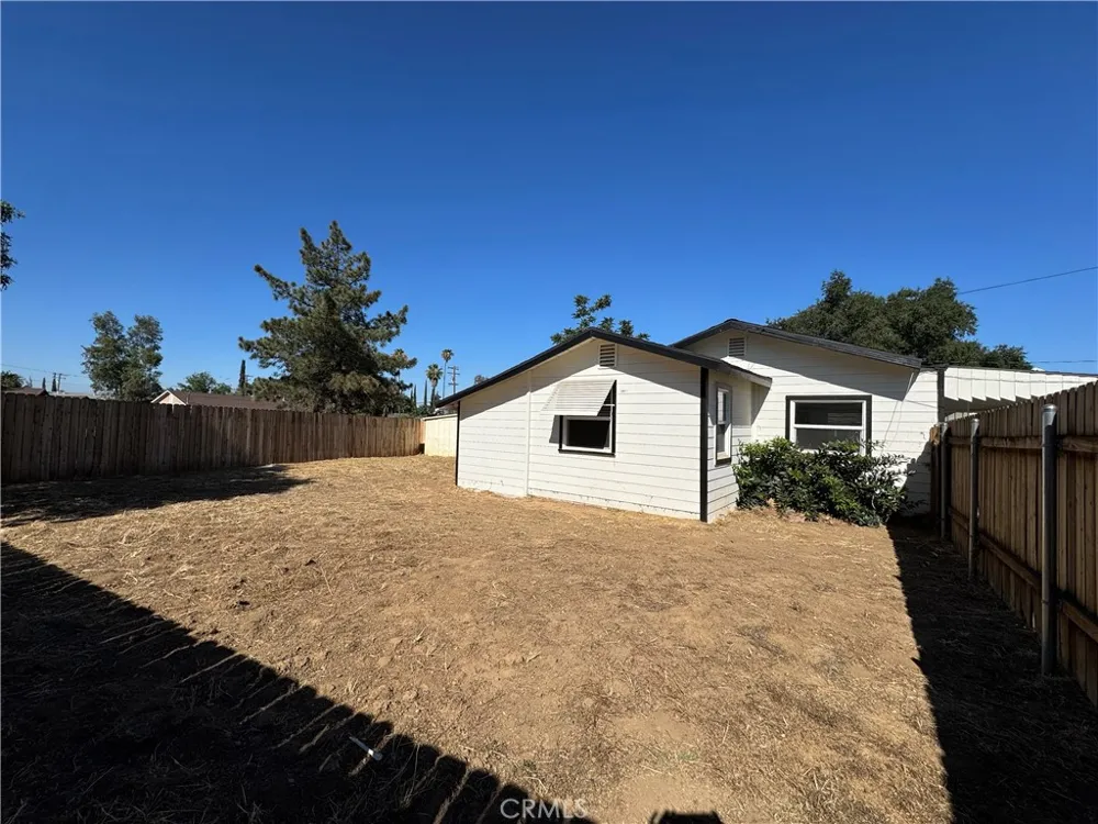 34335 County Line Yucaipa, CA 92399