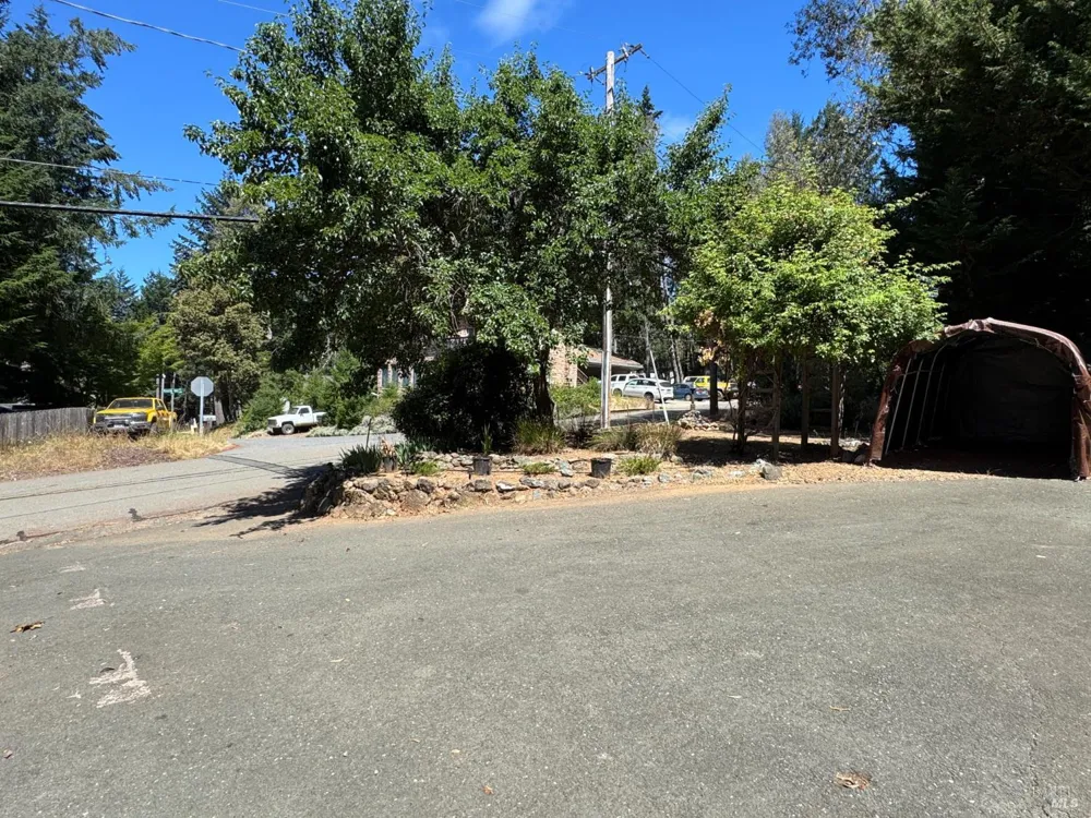 25799 Madrone Drive Willits, CA 95490