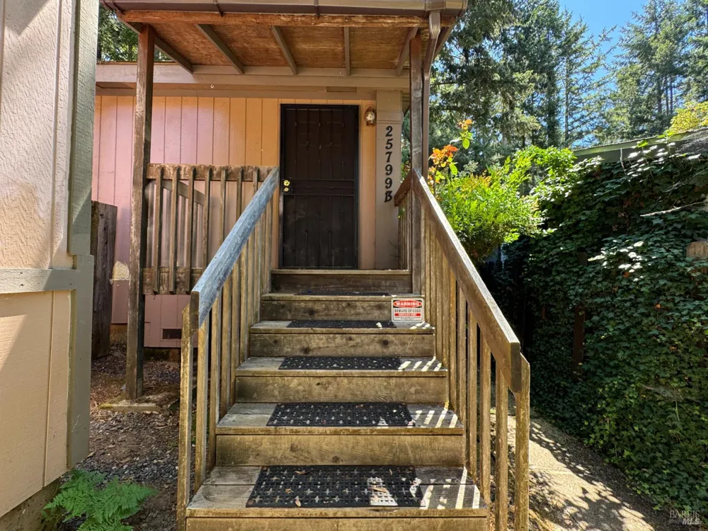 25799 Madrone Drive Willits, CA 95490