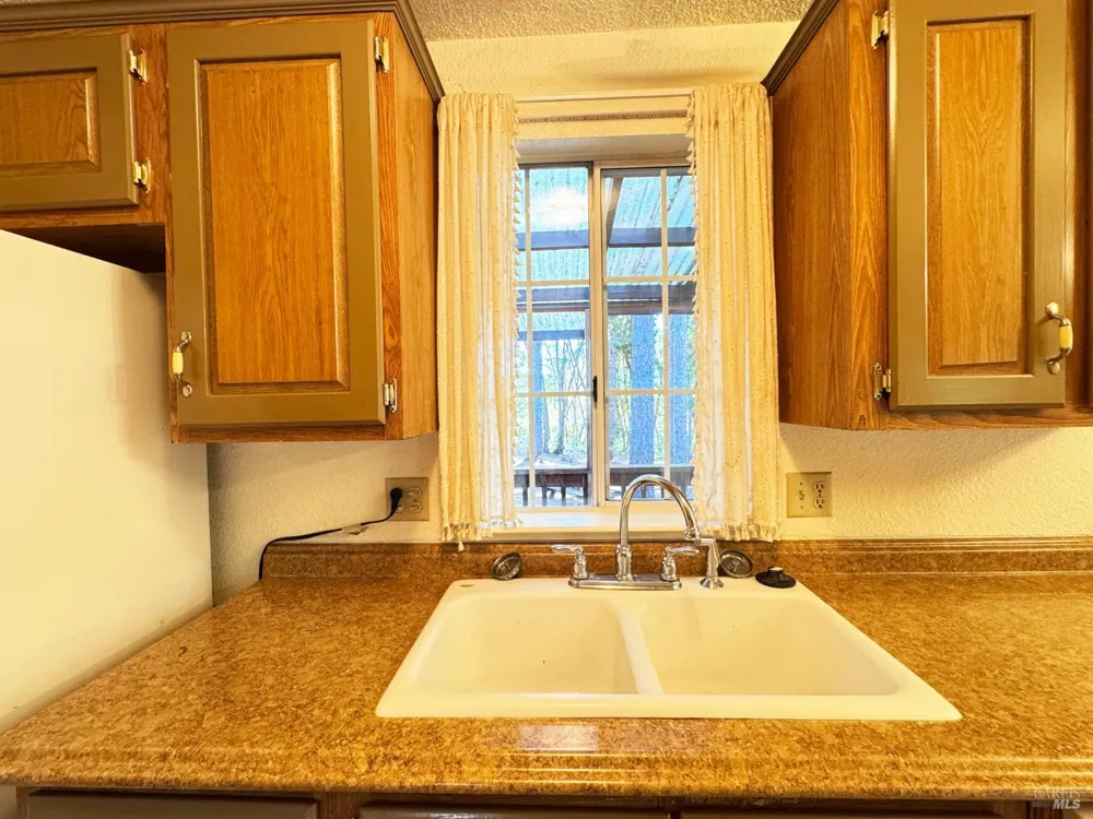25799 Madrone Drive Willits, CA 95490