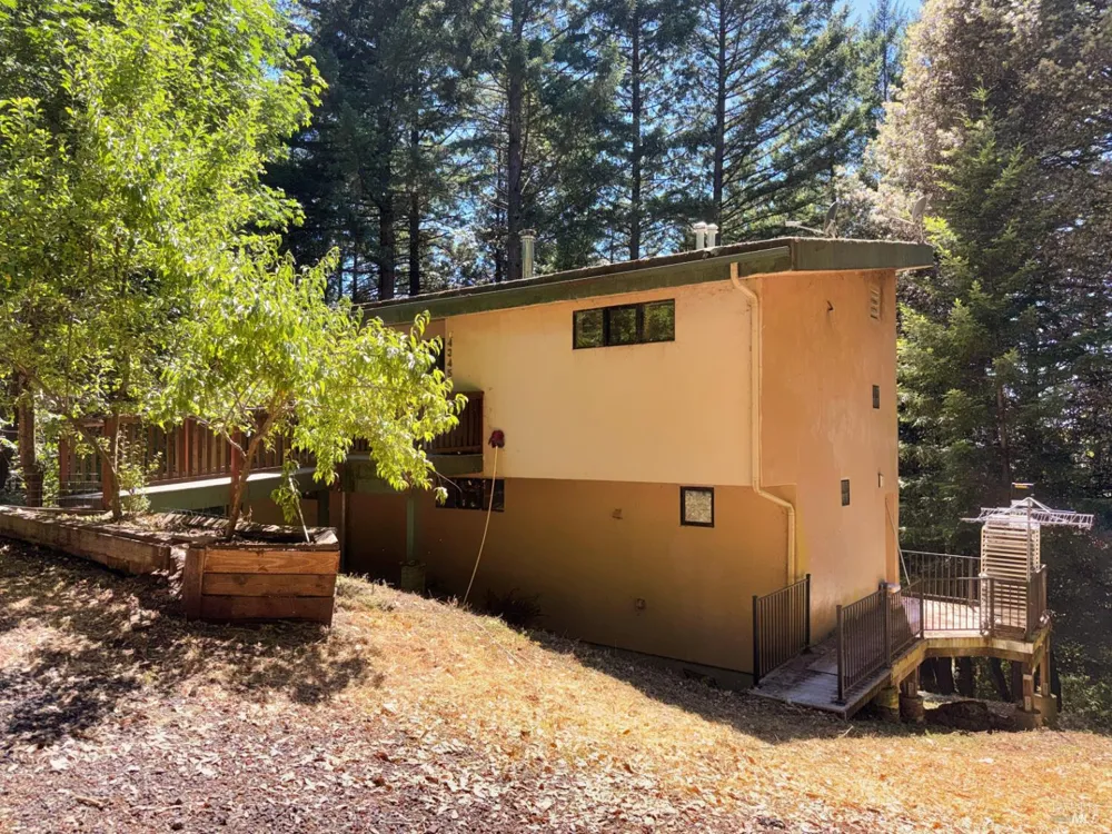 4345 Blackhawk Drive Willits, CA 95490