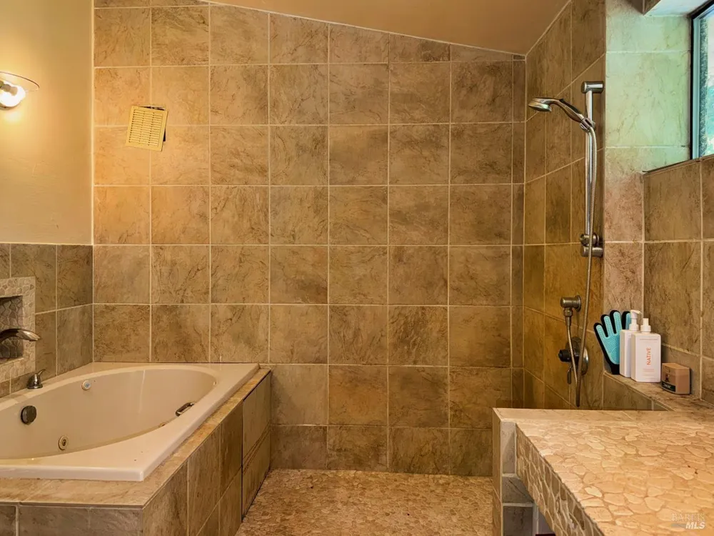4345 Blackhawk Drive Willits, CA 95490