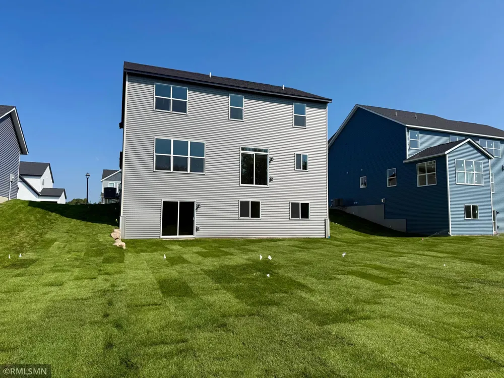 1656 Meadows Dr Street NE East Bethel, MN 55011