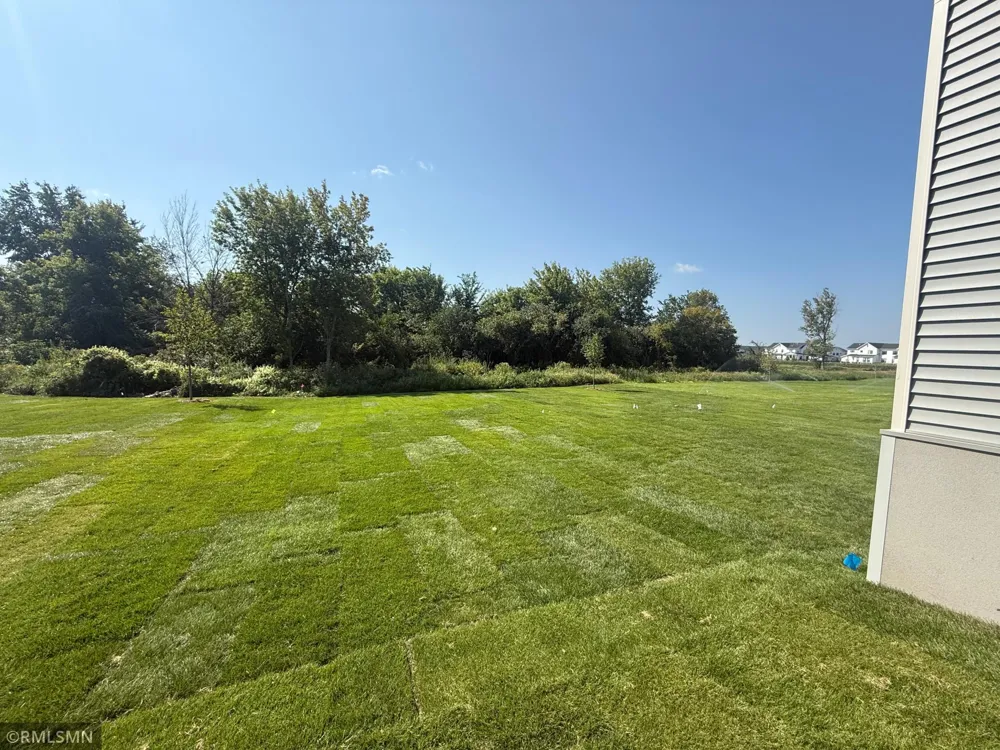 1656 Meadows Dr Street NE East Bethel, MN 55011