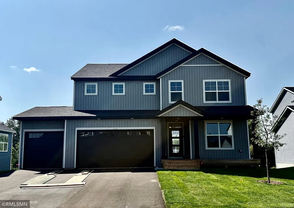 1656 Meadows Dr Street NE East Bethel, MN 55011