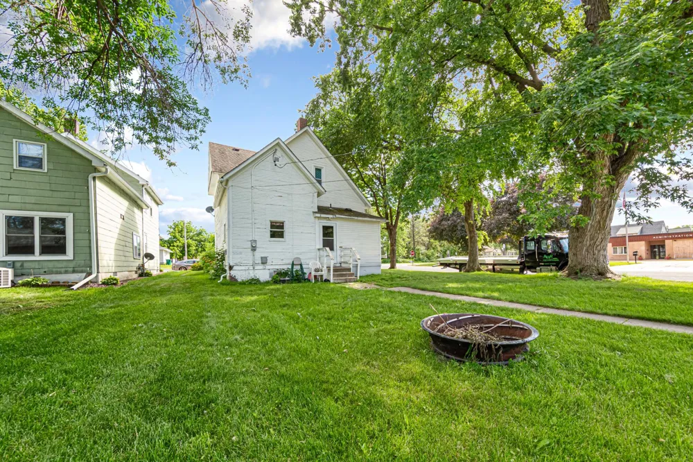 105 Ash Avenue SW Montgomery, MN 56069